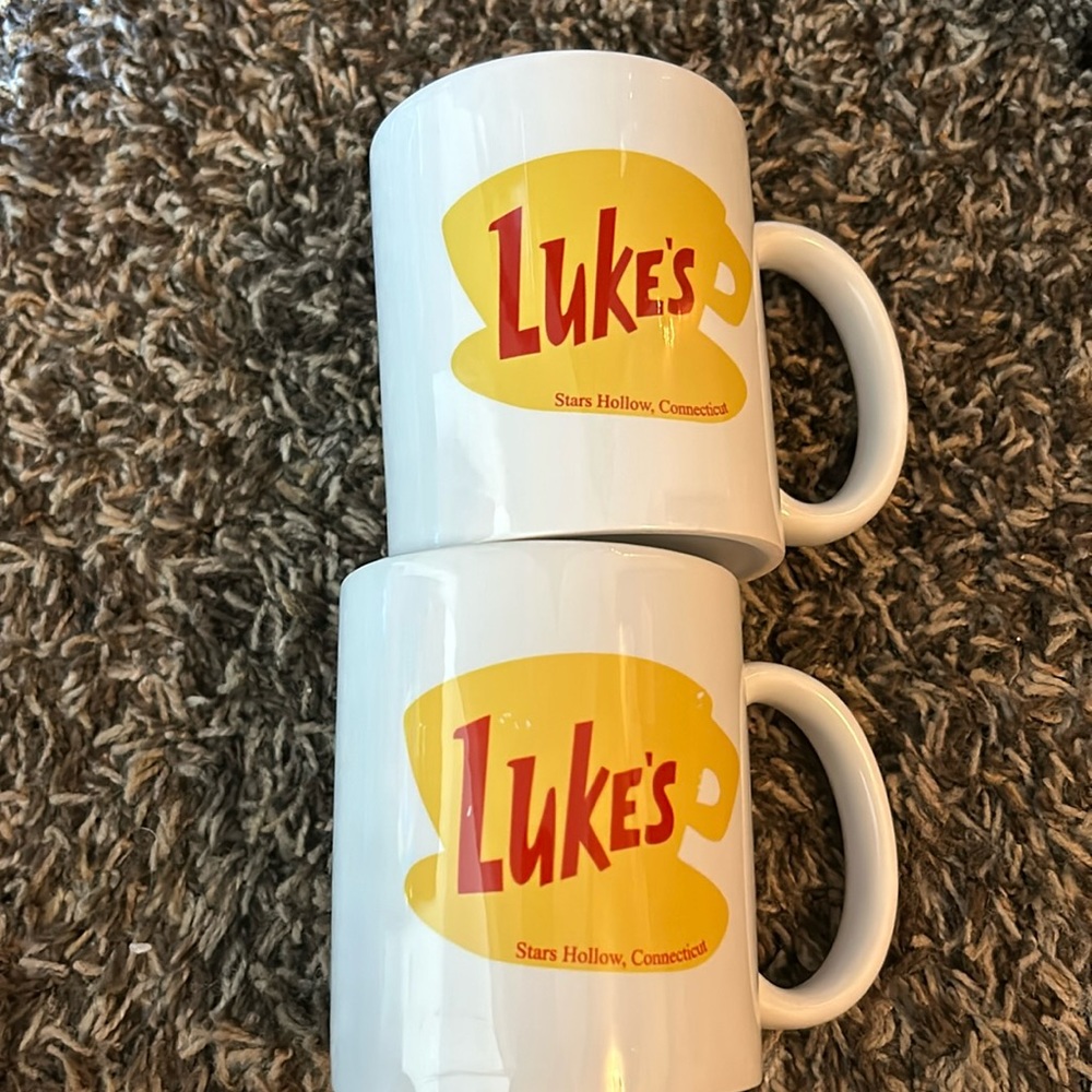 2 Gilmore girls mugs